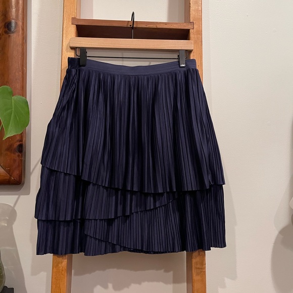 Banana Republic SZ 8 Navy Tiered Pleated Mini Skirt! - Picture 11 of 11